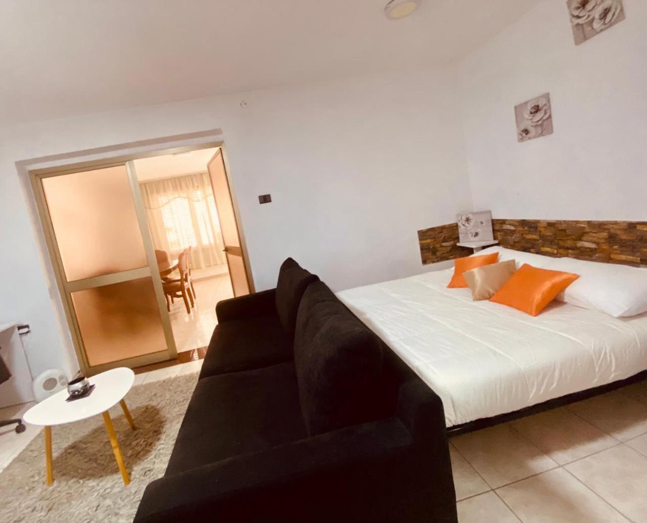 Apartment Tirana Exterior photo